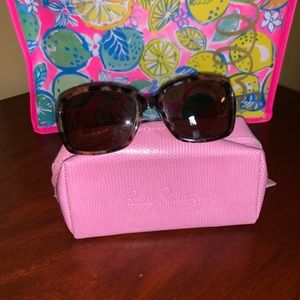 Lilly Pulitzer tortoise and pink sunglasses